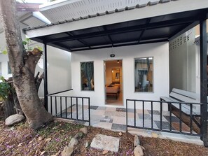 Quarto duplo luxo, sacada, vista para o pátio | Terraço/pátio