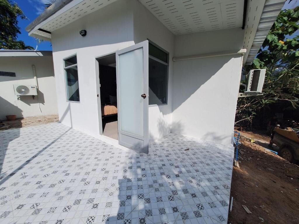 Chambre Triple Deluxe, balcon, vue cour intérieure | Enceinte de l’hébergement