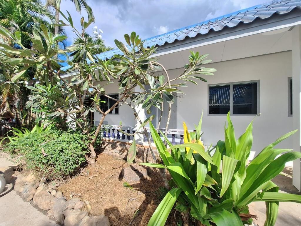 غرفة مزدوجة عادية - بشرفة - منظر للفناء | المنشأة من الخارج