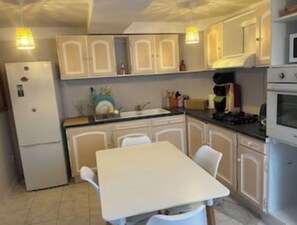 Private kitchen - Vrbo Property (Saint-Joseph)