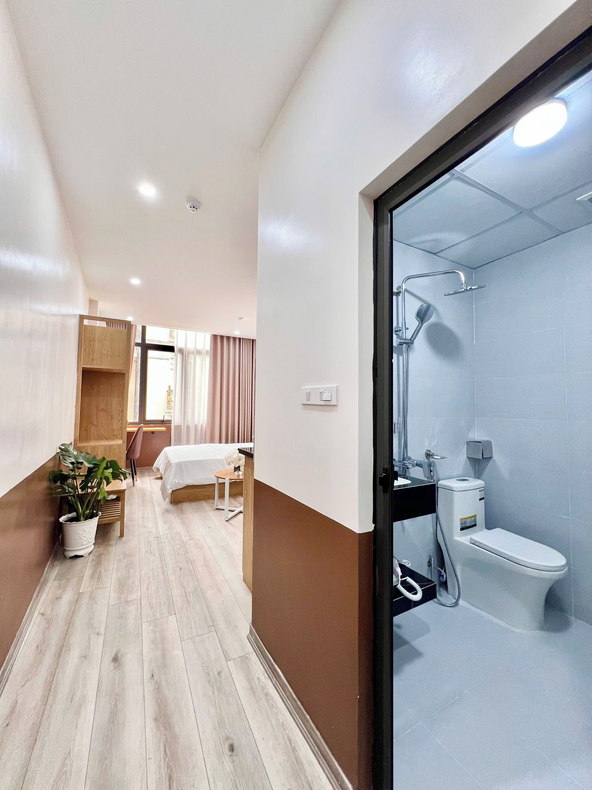 Estúdio conforto, vista para a cidade | Banheiro | Chuveiro, secador de cabelo, toalhas de banho, sabonete