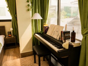 Deluxe Studio with Piano | Premium bedding, individually furnished, desk, blackout drapes - La Yen Homes (Ho Chi Minh City)