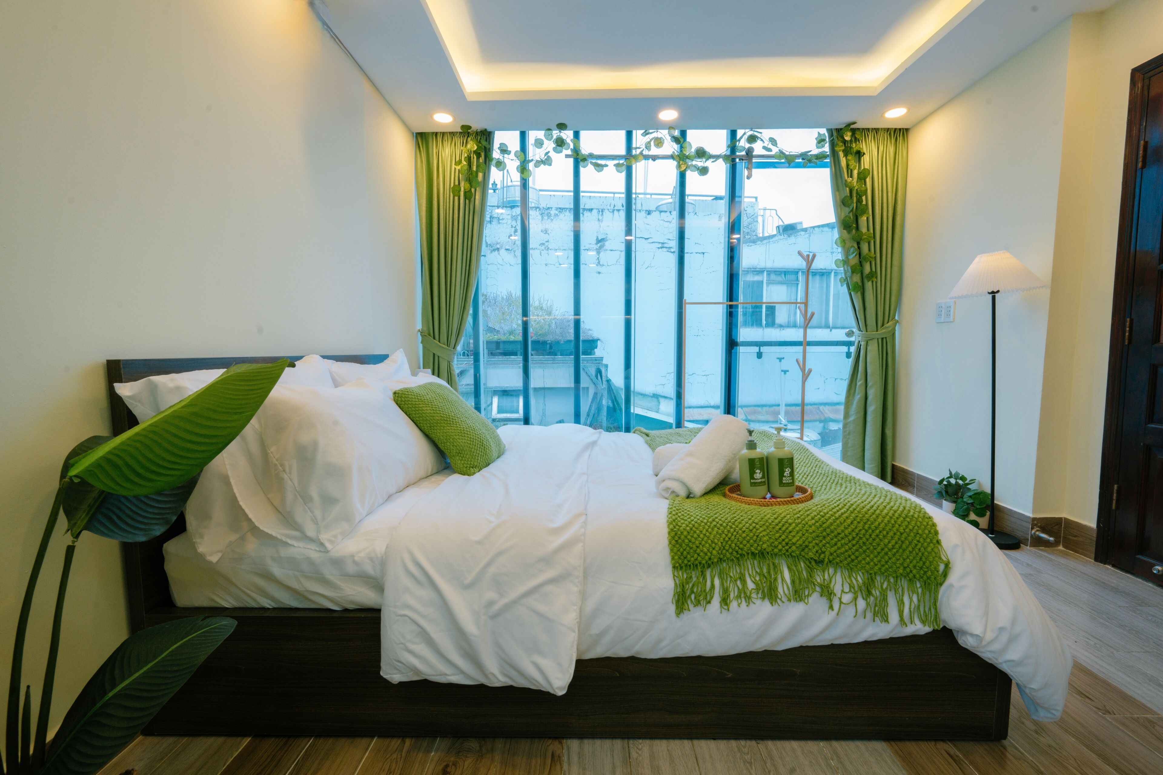 Standard Studio | Premium bedding, individually furnished, desk, blackout drapes