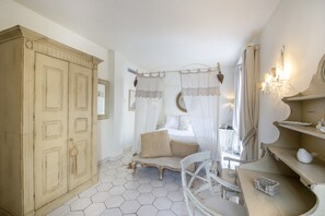6 chambres, fer et planche à repasser, Wi-Fi gratuit, draps fournis