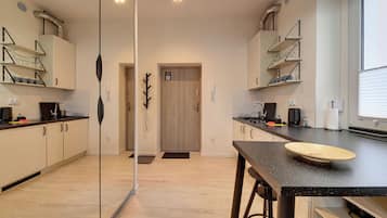 Departamento, vista a la montaña | Cocineta privada