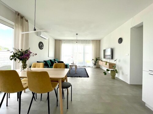 AC family house with garden and jacuzzi, 10A