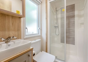 Bathroom - Bronze Premium Caravan with parking (Burgh Castle, Nr Gt Yarmouth)