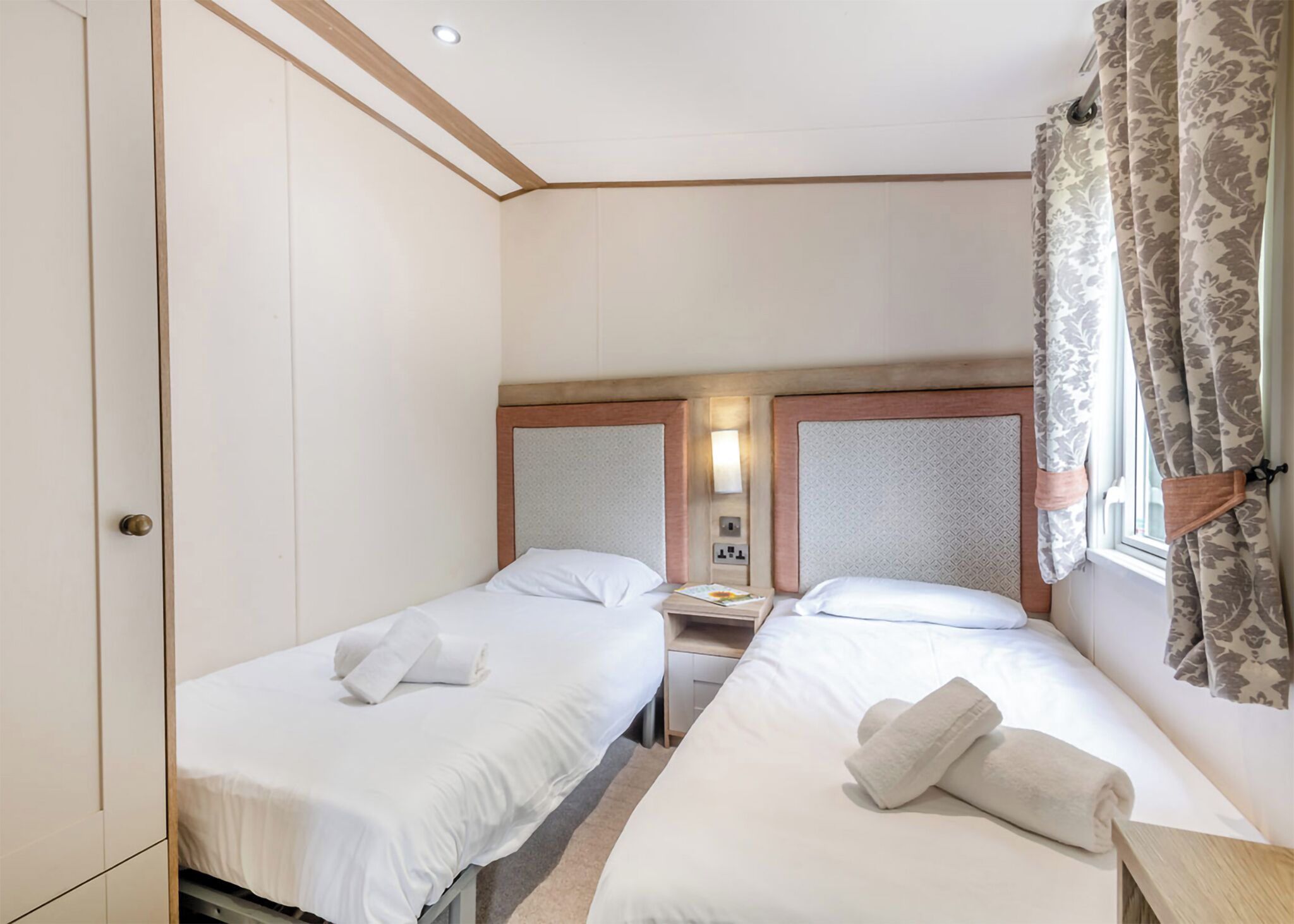 2 bedrooms