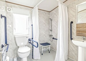 Bathroom - Gold Accessible with parking (Burgh Castle, Nr Gt Yarmouth)