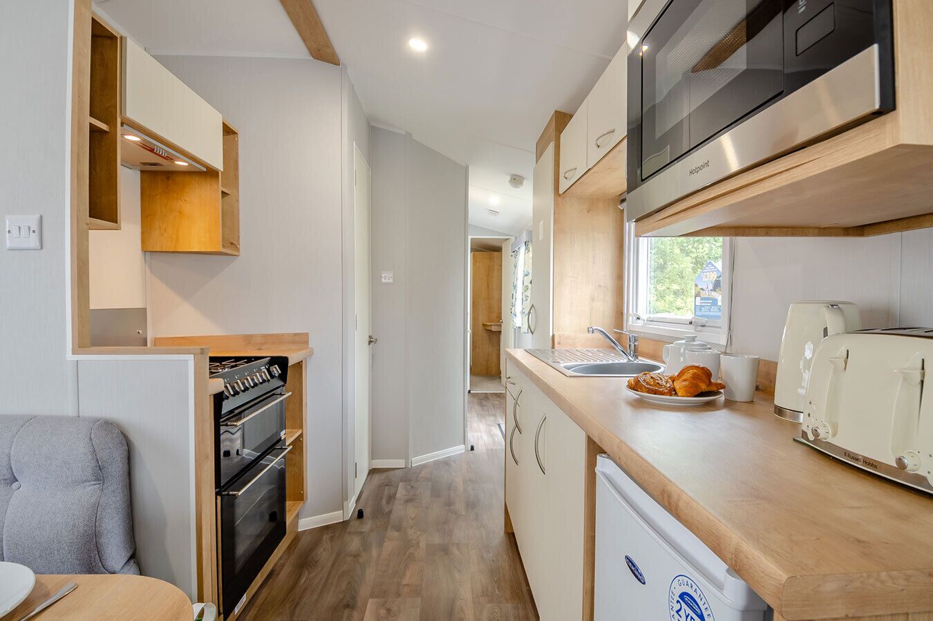 Fridge, oven, stovetop, toaster
