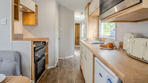 Private kitchen - Bronze 3 Bedroom Caravan, Sleeps 6* (Great Yarmouth)
