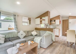TV - Gold Premium Caravan with decking P (Great Yarmouth)