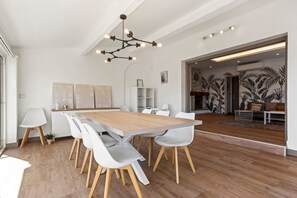 Dining - Villa 'Palmier' with Sea View, Wi-Fi and Air Conditioning (Roquebrune-sur-Argens)