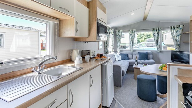 Fridge, oven, stovetop, toaster - Bronze Caravan with parking (Kidwelly, Carmarthenshire)