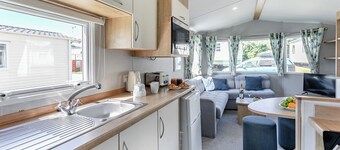 Bronze Caravan with parking