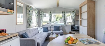 Bronze Caravan with parking