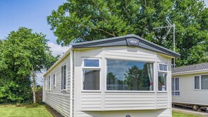Exterior - Gold Caravan with parking 6 (Kidwelly, Carmarthenshire)