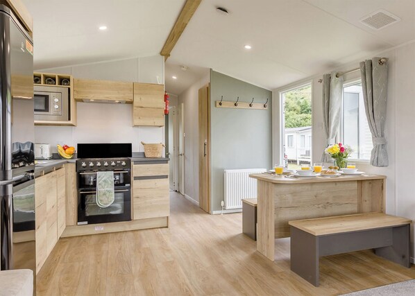 Fridge, oven, stovetop, toaster