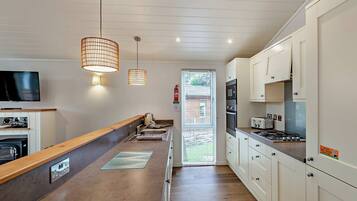 Fridge, oven, stovetop, toaster