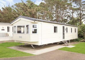 Exterior - Silver 3 Bedroom Caravan, Sleeps 8 (Kidwelly, Carmarthenshire)