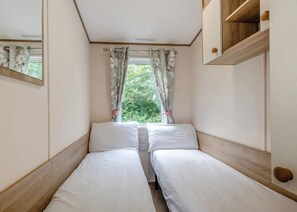2 bedrooms - This is the perfect budget-friendly accommodation. (Burgh Castle, Great Yarmouth)