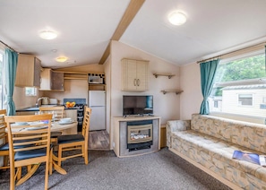 TV - This is the perfect budget-friendly accommodation. (Burgh Castle, Great Yarmouth)