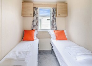 3 bedrooms - This is the perfect budget-friendly accommodation. (Burgh Castle, Great Yarmouth)