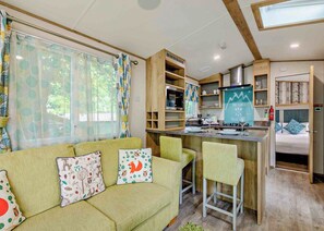 TV - Bronze Premium 1, Slps 2 P (Burgh Castle, Great Yarmouth)