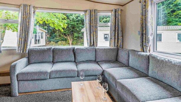 Unclassified image, 1 of 8, button - 1 bedroom accommodation in Burgh Castle, Great Yarmouth (Burgh Castle, Great Yarmouth)
