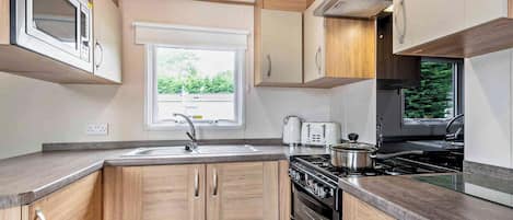 Fridge, oven, stovetop, toaster