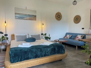 1 slaapkamer, een strijkplank/strijkijzer, gratis wifi, beddengoed