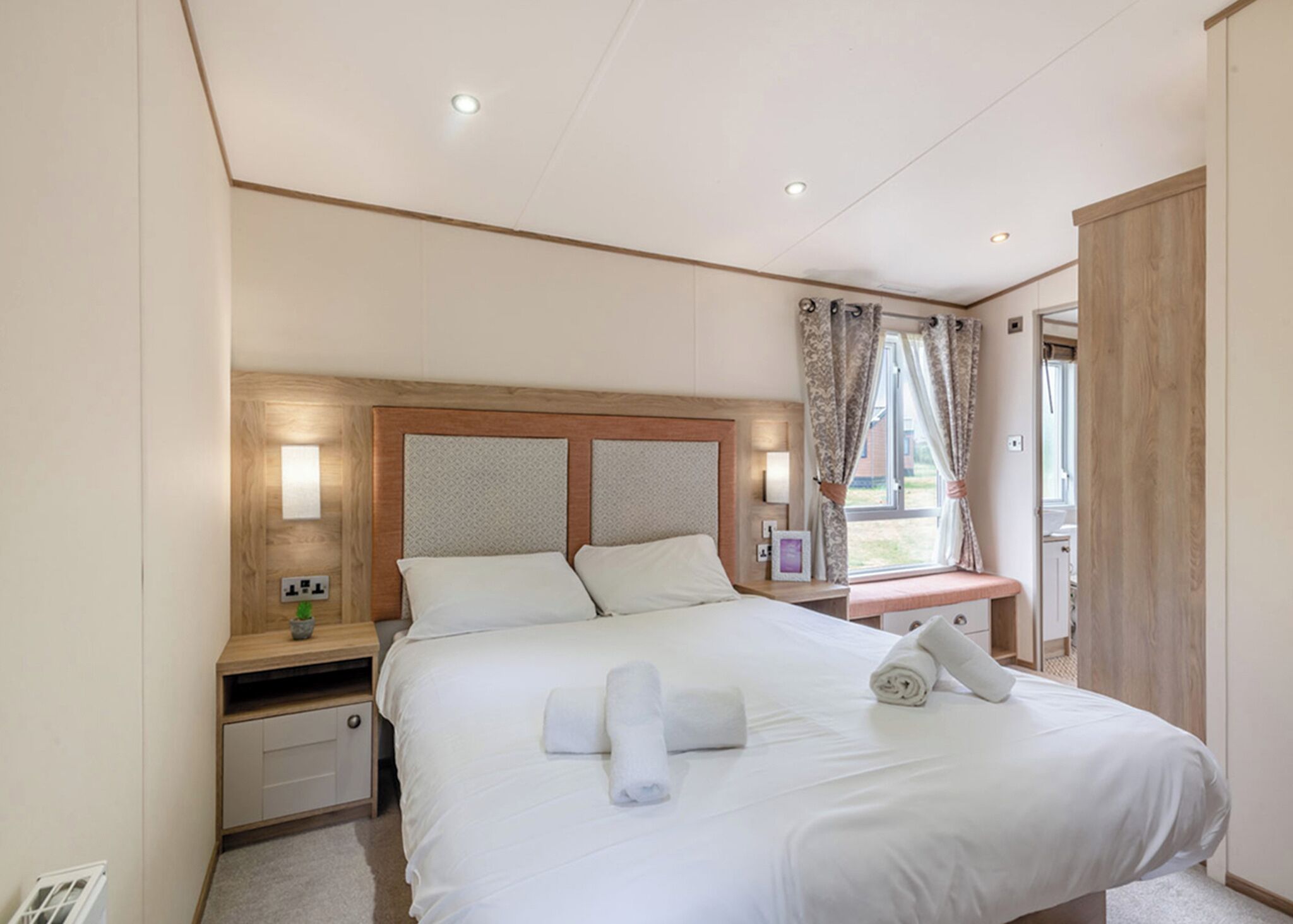 2 bedrooms
