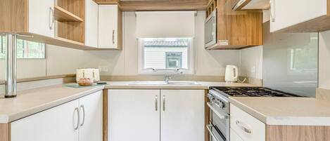 Fridge, oven, stovetop, toaster