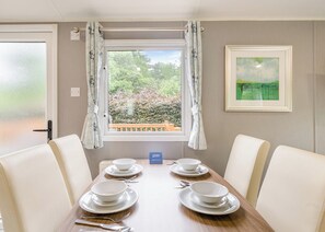 Dining - Gold Premium 3, Slps 8, parking, decking (Burgh Castle, Great Yarmouth)