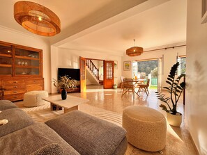 Living area - Casa Nabia - Coastal Sanctuary  (SANTO ISIDORO)