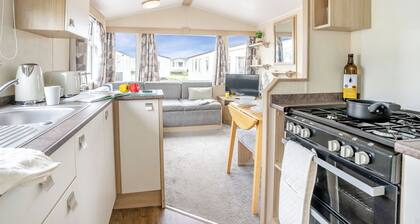 Bronze Caravan with parking*