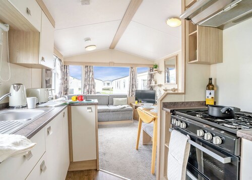Bronze Caravan with parking* P
