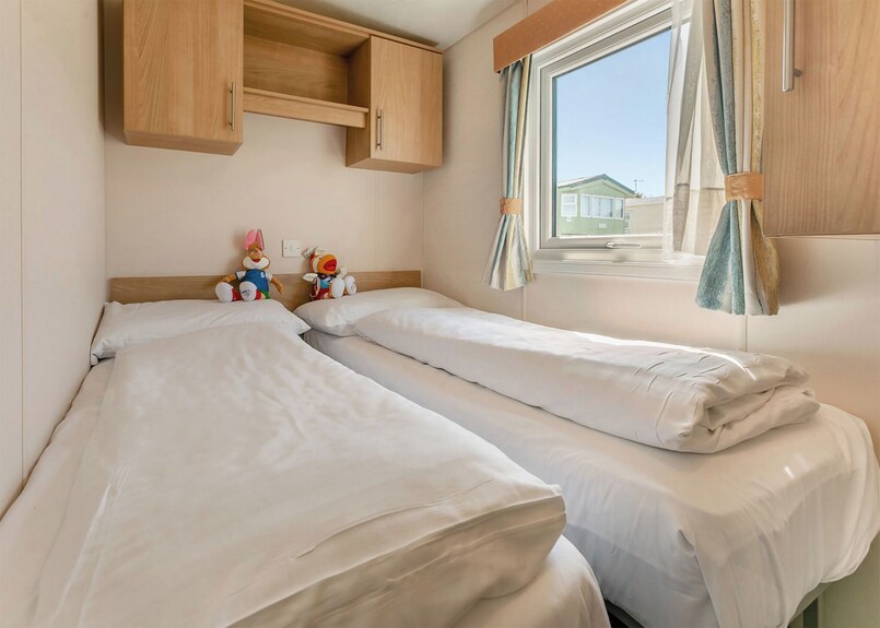 Gold Caravan With Parking - Holywell