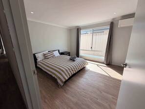 4 Schlafzimmer, Bügeleisen/Bügelbrett, WLAN, Bettwäsche
