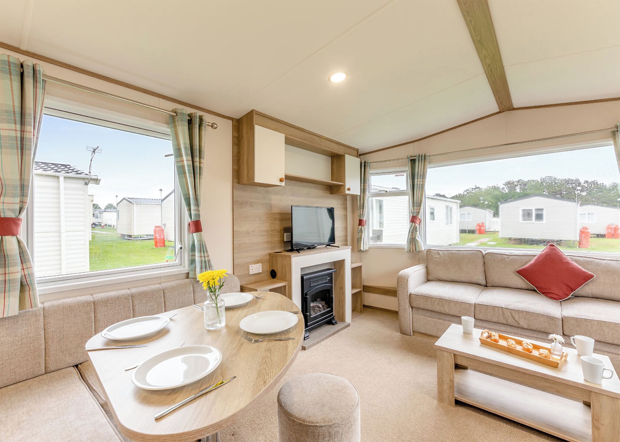 Silver 3 Caravan With Parking, Decking & Sea View - ニューキー