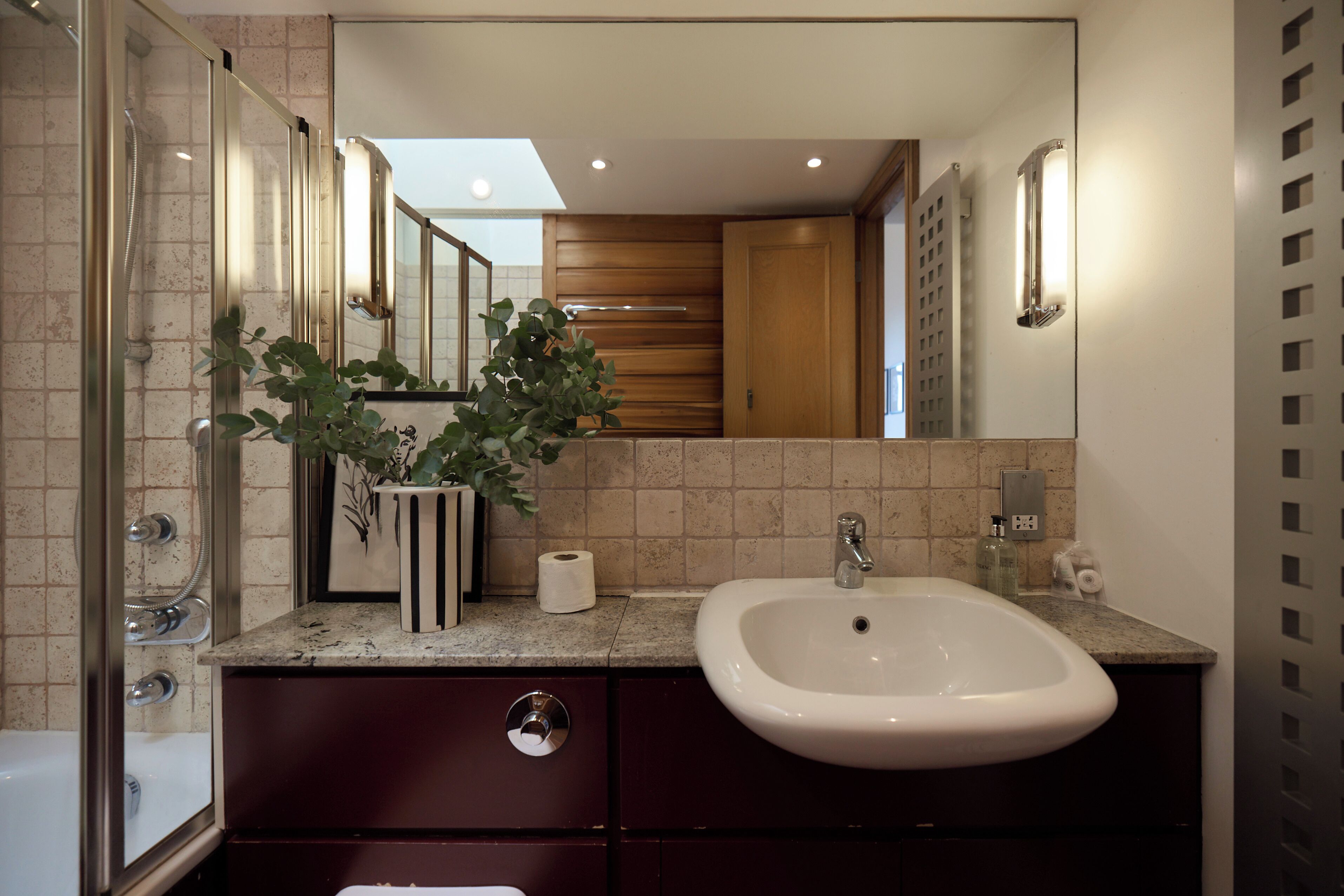 Apartment, Balkon | Badezimmer