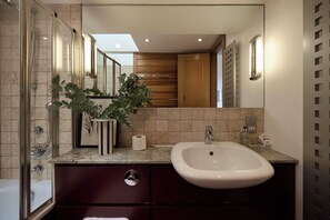 Apartment, Balcony | Bathroom - The Union Gallery Loft (London)