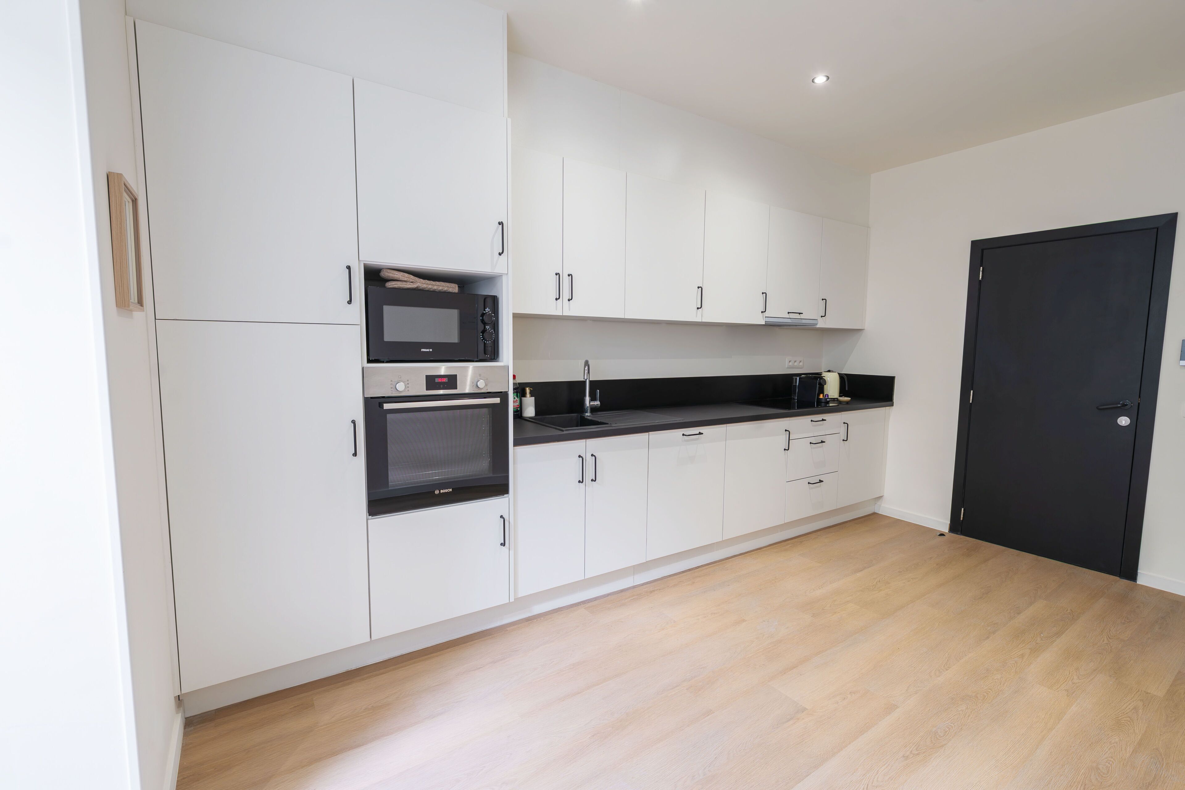 Apartament bàsic | Cuina privada | Frigorífic, microones, forn i placa de cuina 