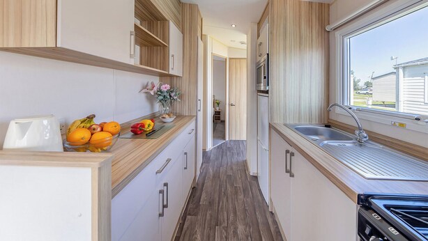 Fridge, oven, stovetop, toaster - Bronze Caravan with parking & decking (Nairn, Moray Firth, Inverness)