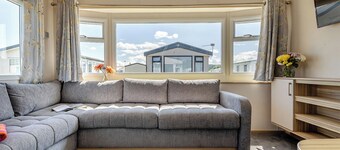 Bronze Caravan with parking