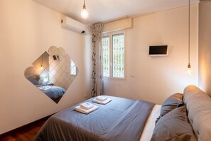 2 bedrooms, iron/ironing board - GuestHost - San Martino Comfy Flat in San Remo (Sanremo)