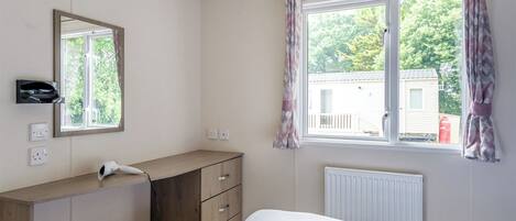 2 bedrooms