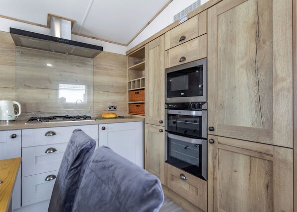 Private kitchen - Gold Premium Caravan with parking & decking* (Nairn, Moray Firth, Inverness)