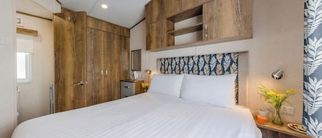 2 bedrooms