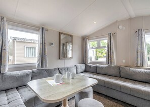 TV - Silver Caravan with parking & decking P (Nairn, Moray Firth, Inverness)